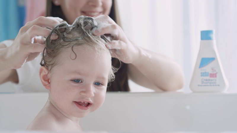 Как мыть голову ребёнку фото